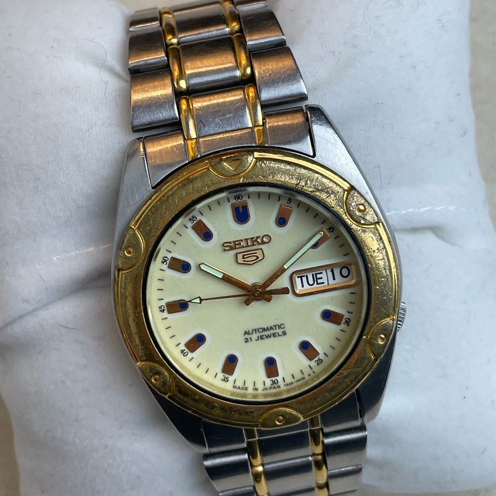 Seiko 5 Vintage 1997 Automatic Full Lume Dial 7S26-6030 - Needs Regulation - Picture 3 of 14